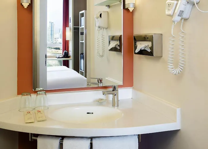 Ibis Hong Kong Central & Sheung Wan
